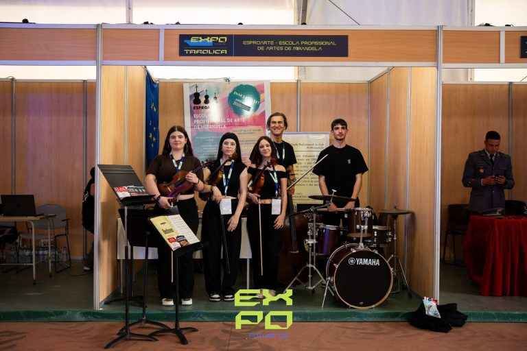 Stand da ESPROARTE com atuação de alunos na Expo